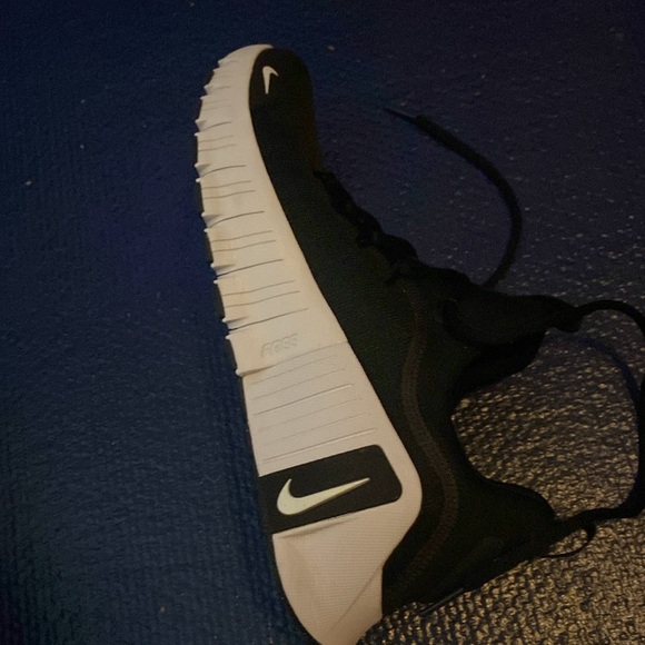 Sneakers for Optimal performance - Picture 3 of 4